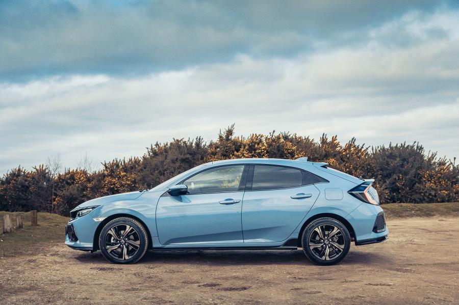  Honda Civic Sport Hatchback 2017 года  (UK) (фото 3 из 40)